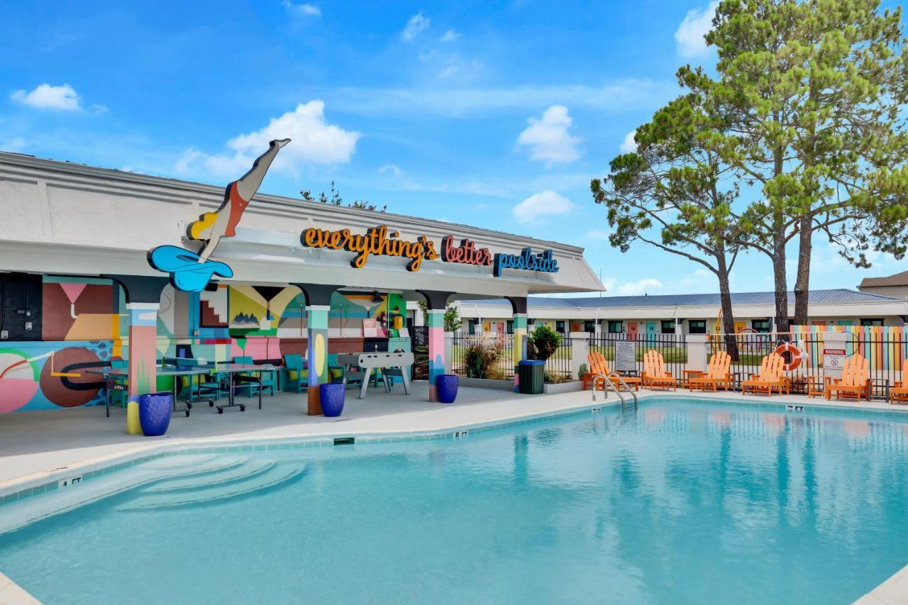 Hotel Mccoy - Art, Libations, Pool Society College Station Exterior foto