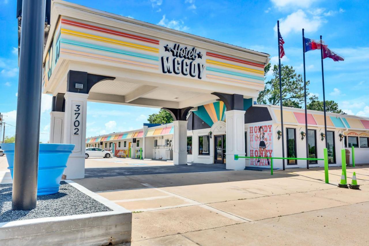 Hotel Mccoy - Art, Libations, Pool Society College Station Exterior foto