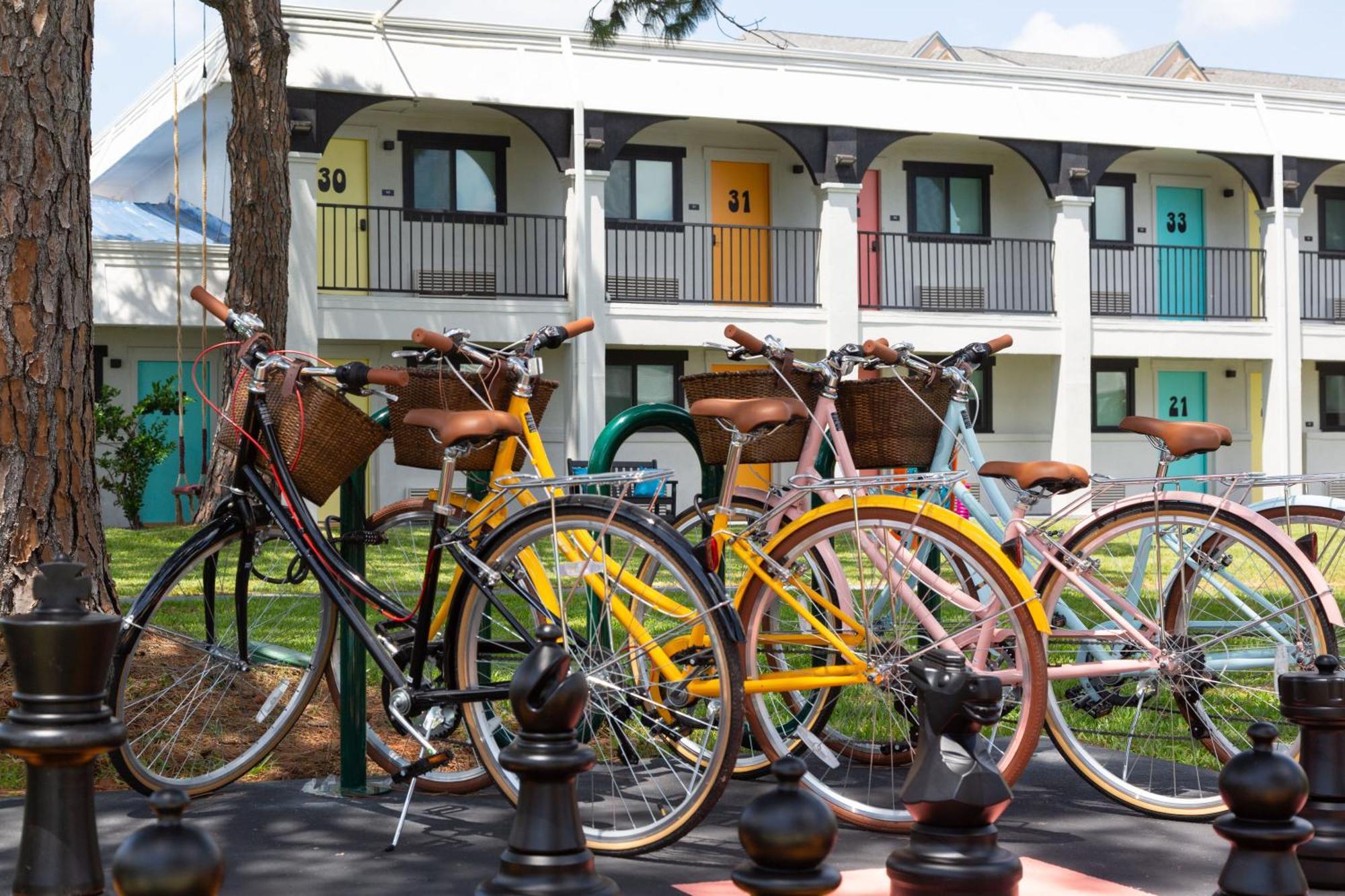 Hotel Mccoy - Art, Libations, Pool Society College Station Exterior foto